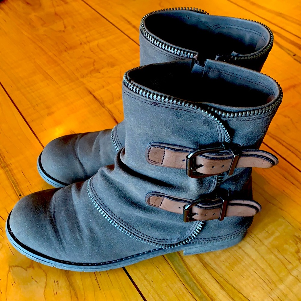 Women’s Not Rated brown booties size 7.5